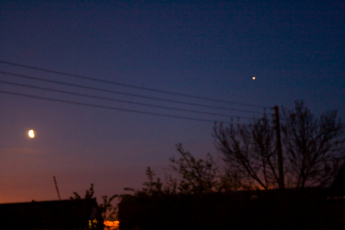 Tim / Photos / Moon and Jupiter at daybreak
